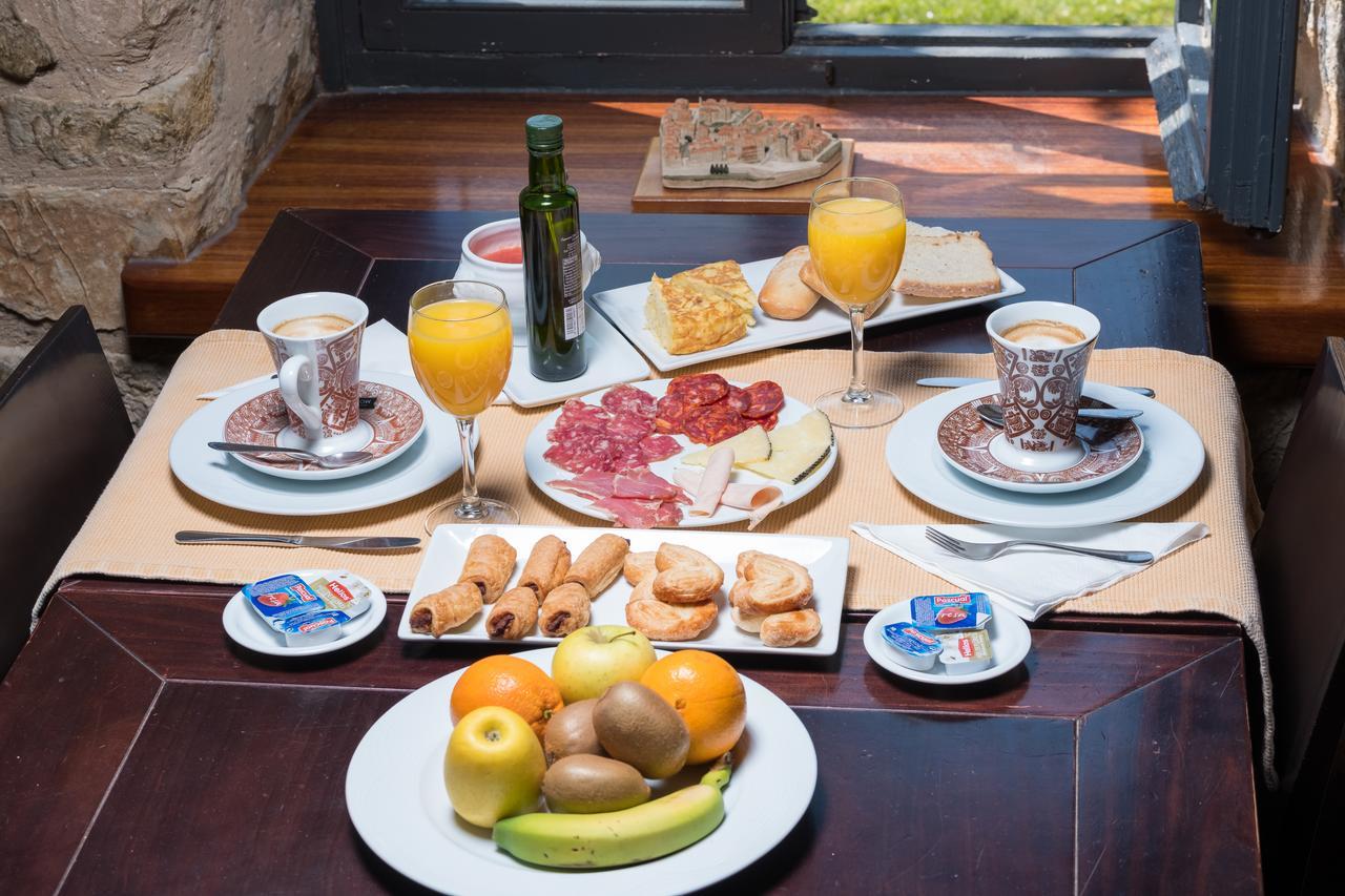 Hotel Posada Santa Maria La Real Aguilar de Campoo Ngoại thất bức ảnh